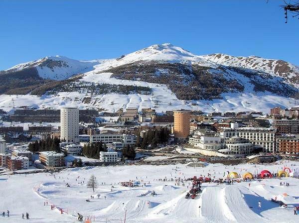 Het dorp Sestriere